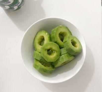 羊角蜜瓜生吃还是炒熟吃,生食还是熟食，营养与口感的双重享受